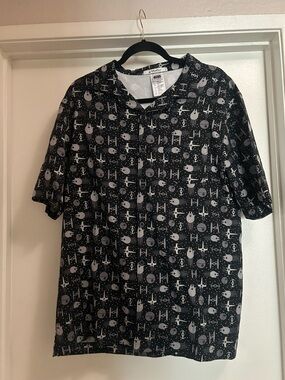 Disney Black Men’s Short-Sleeve Button-Up Shirt with Gray Sci‑Fi Print